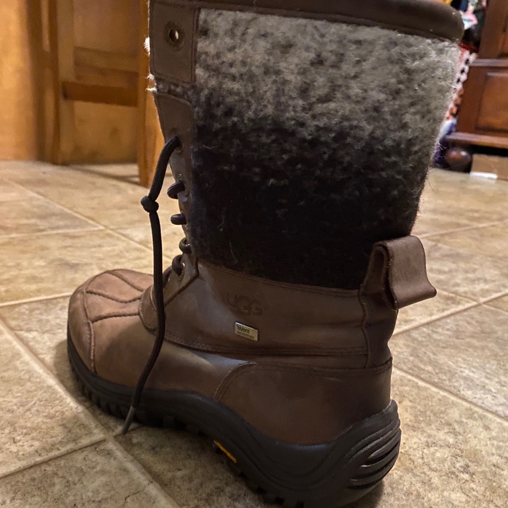 Ugg Adirondack boot